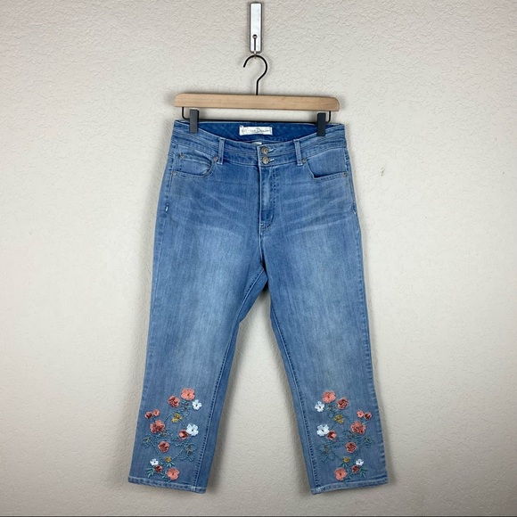 Cato Floral Embroidered Cropped Jeans - Picture 1 of 7